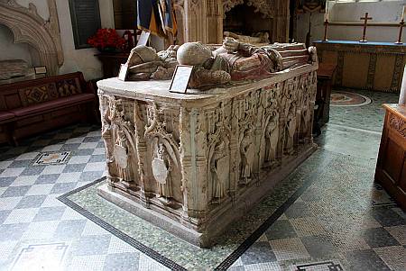Yatton - Chest Tomb